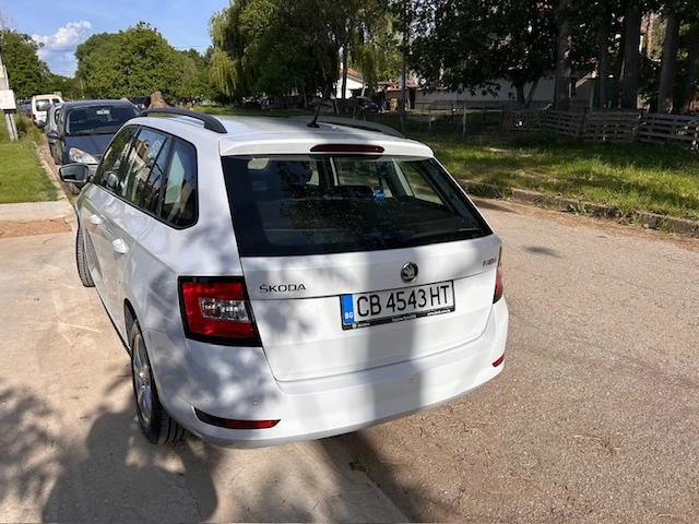 Skoda Fabia 1.0, снимка 5 - Автомобили и джипове - 54672338