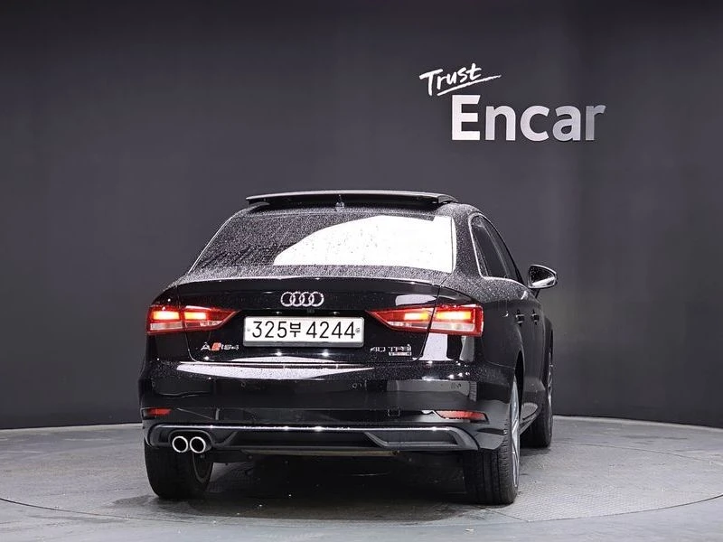 Audi A3 2.0L 40 TFSI 8V / CARFAX, снимка 4 - Автомобили и джипове - 55510005