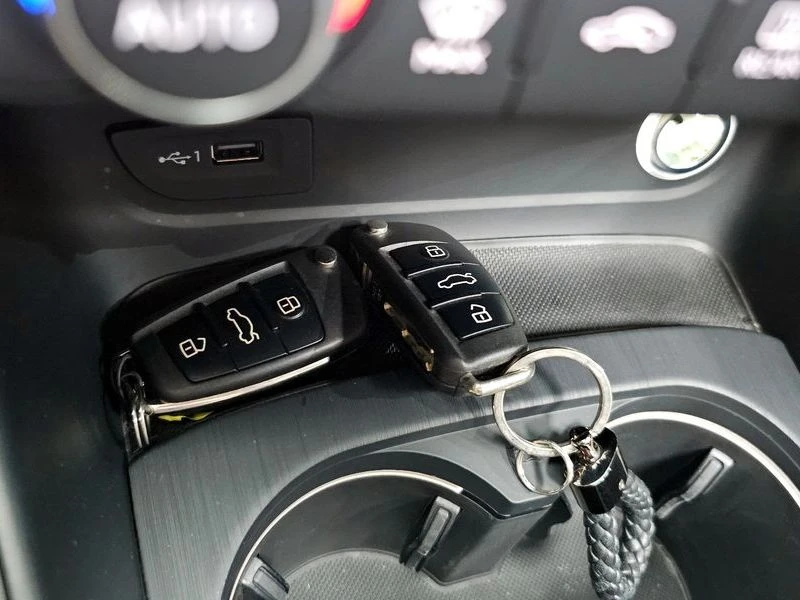 Audi A3 2.0L 40 TFSI 8V / CARFAX, снимка 17 - Автомобили и джипове - 55510005