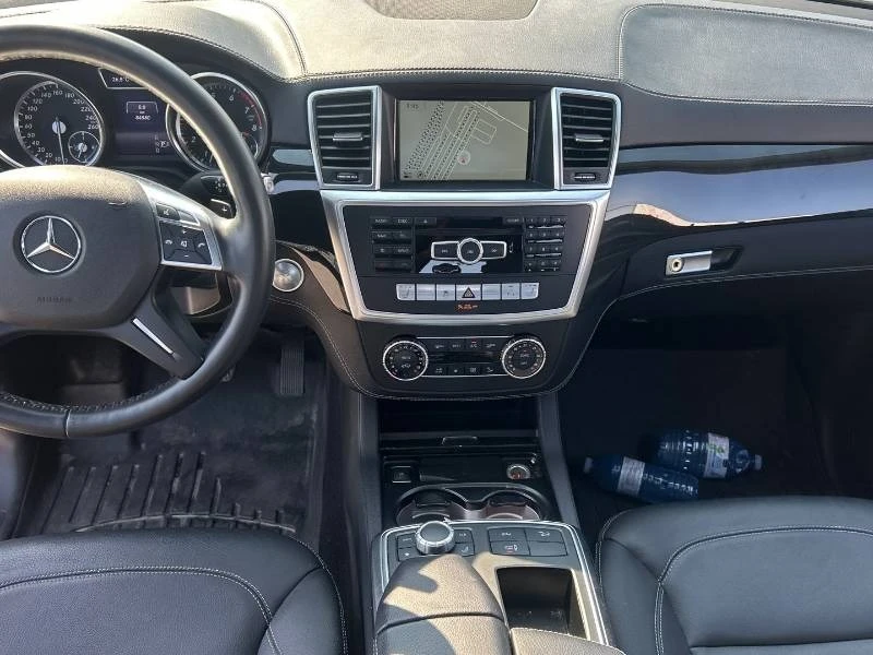Mercedes-Benz ML 550 * 4MATIC * PANO * 360 * 2 КЛЮЧА * CARFAX, снимка 7 - Автомобили и джипове - 55645218