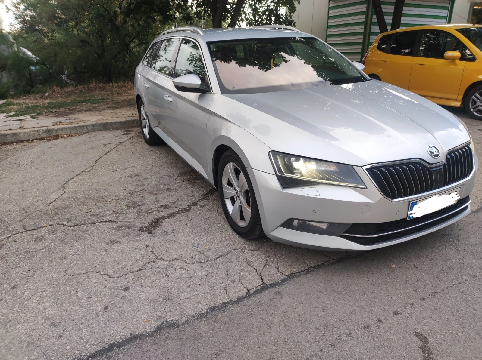 Skoda Superb 2, 0tdi - изображение 2