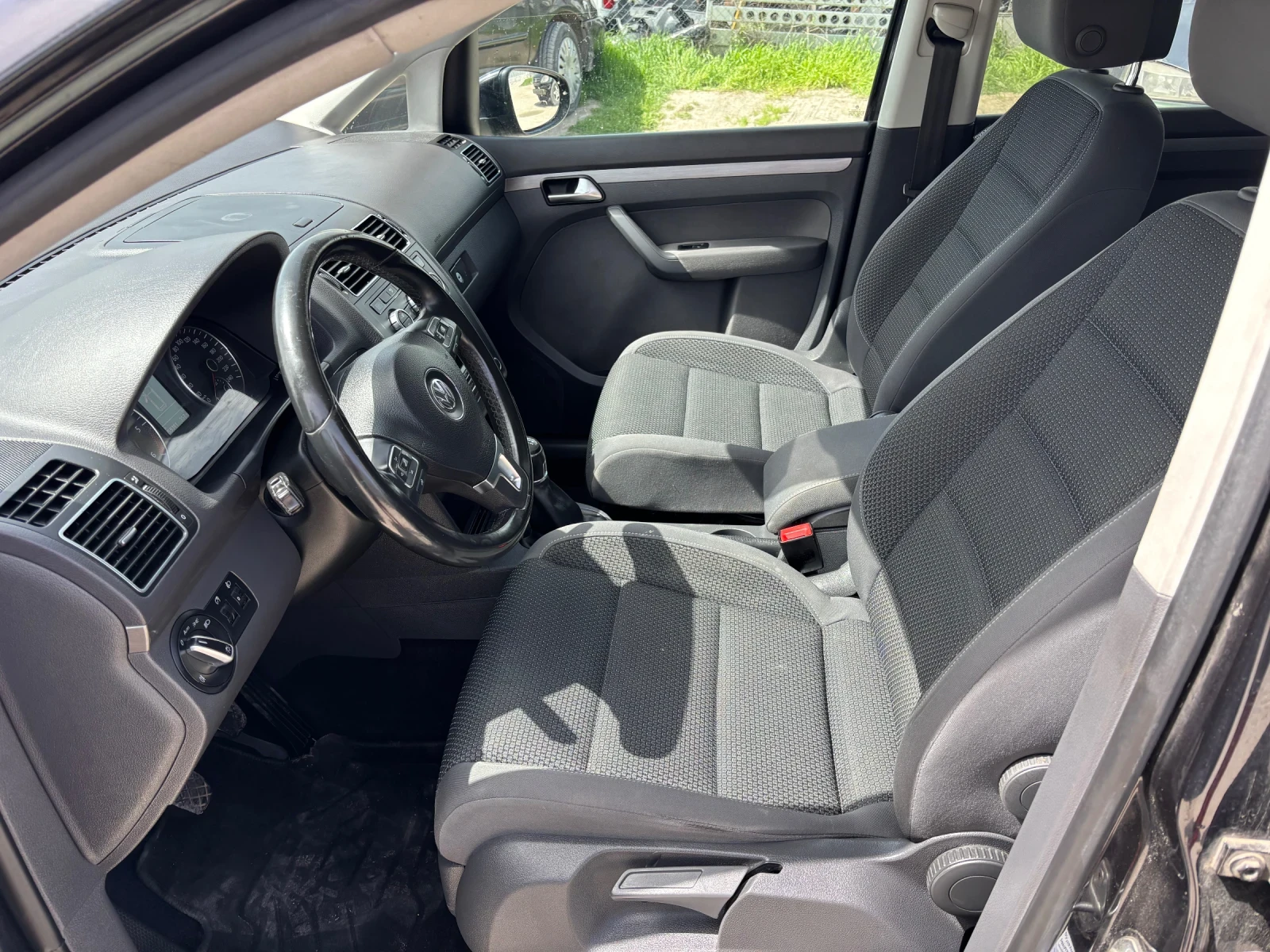 VW Touran 1.6 TDI 105кс Highline - изображение 8