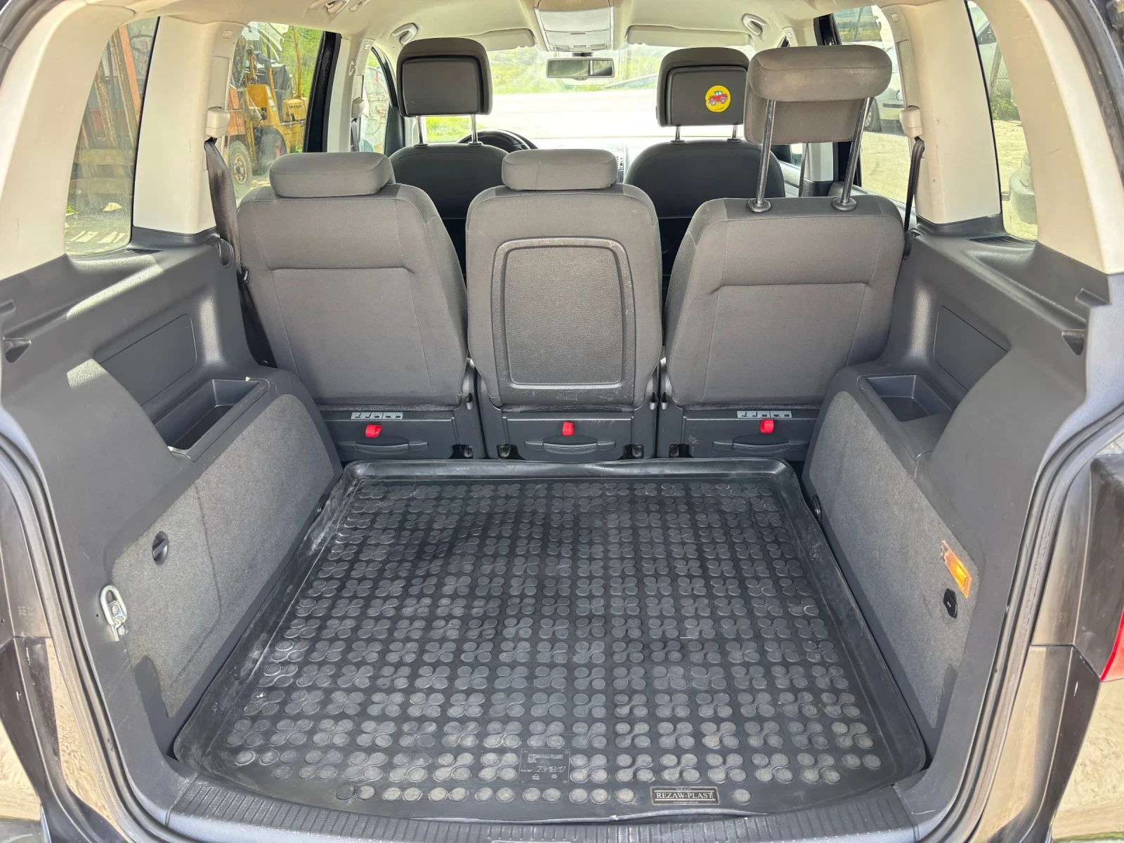 VW Touran 1.6 TDI 105кс Highline - изображение 7