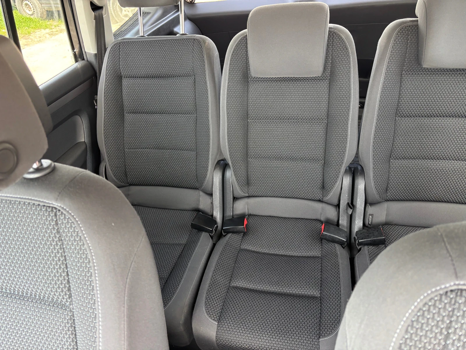 VW Touran 1.6 TDI 105кс Highline - изображение 9