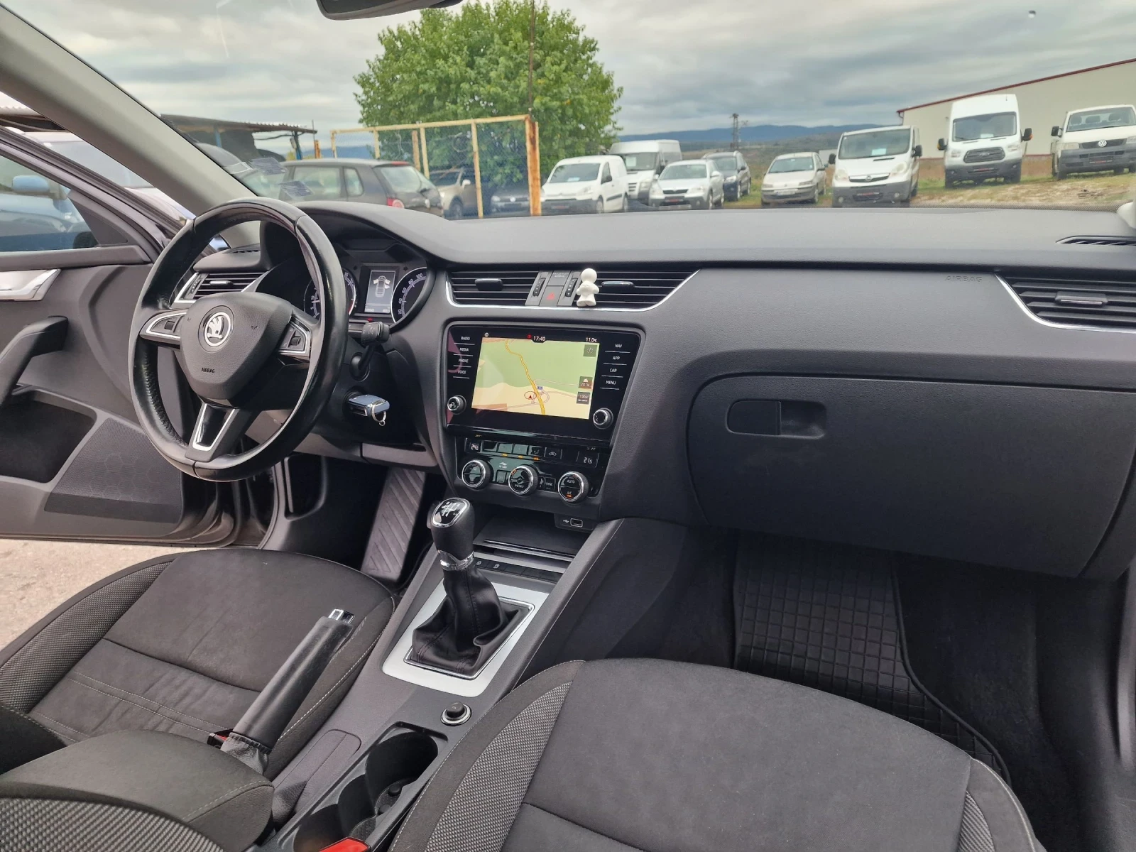 Skoda Octavia 1.6TDI | Mobile.bg — изображение 12