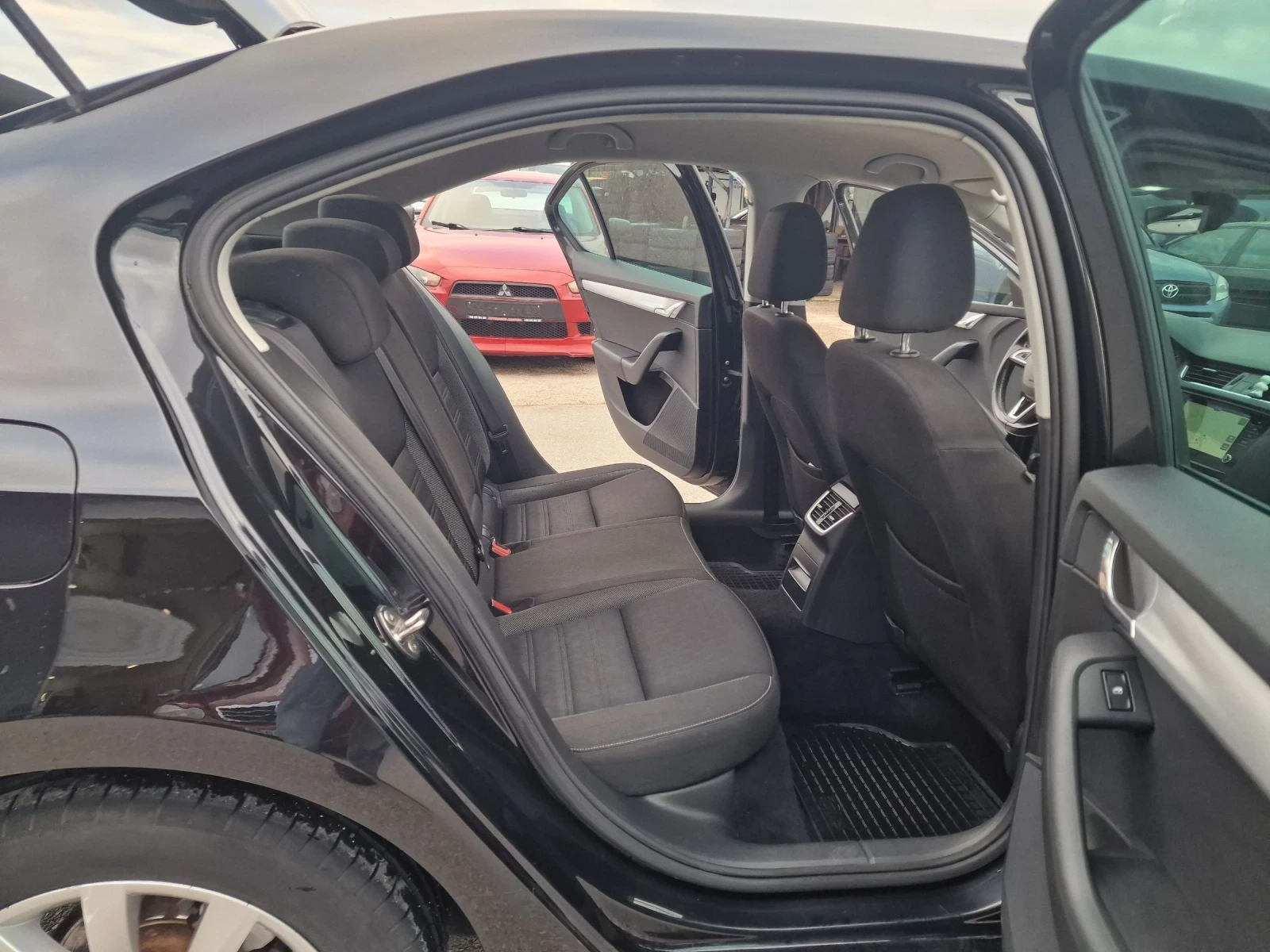 Skoda Octavia 1.6TDI | Mobile.bg — изображение 15