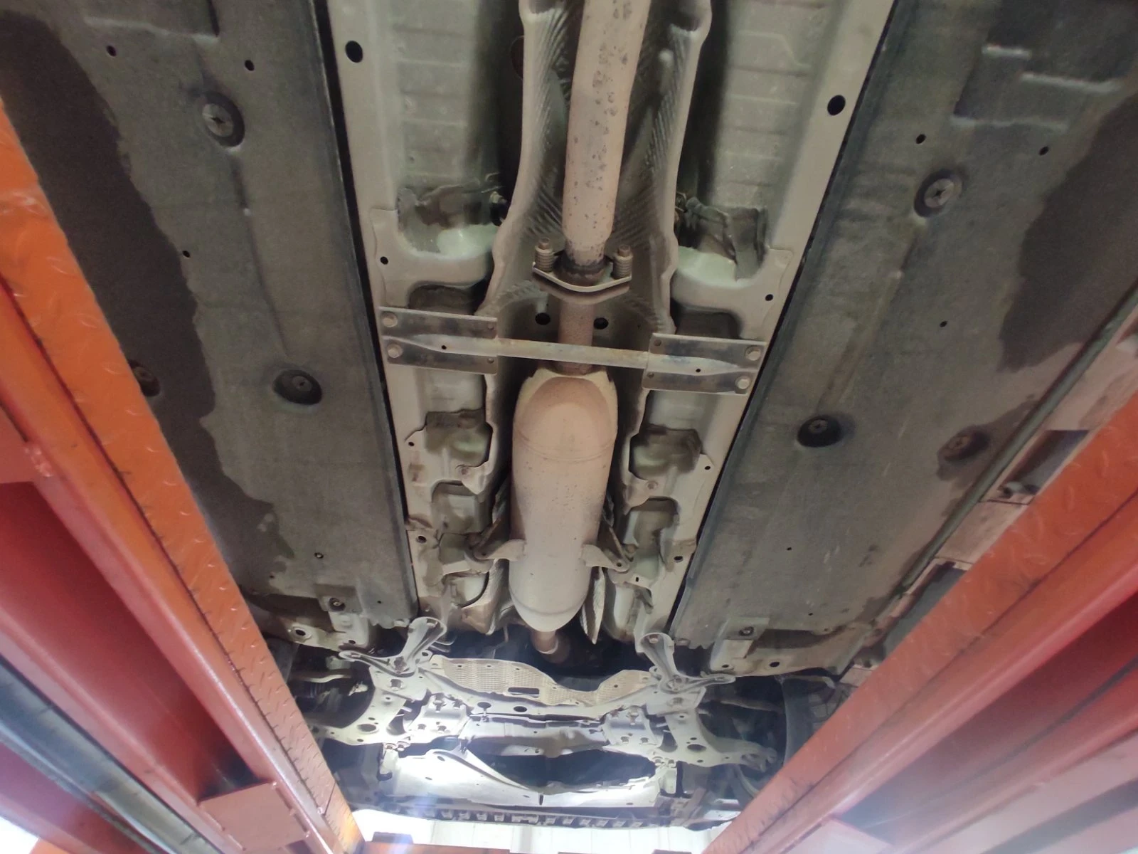 Toyota Avensis 2.2 150, снимка 17 - Автомобили и джипове - 53927462