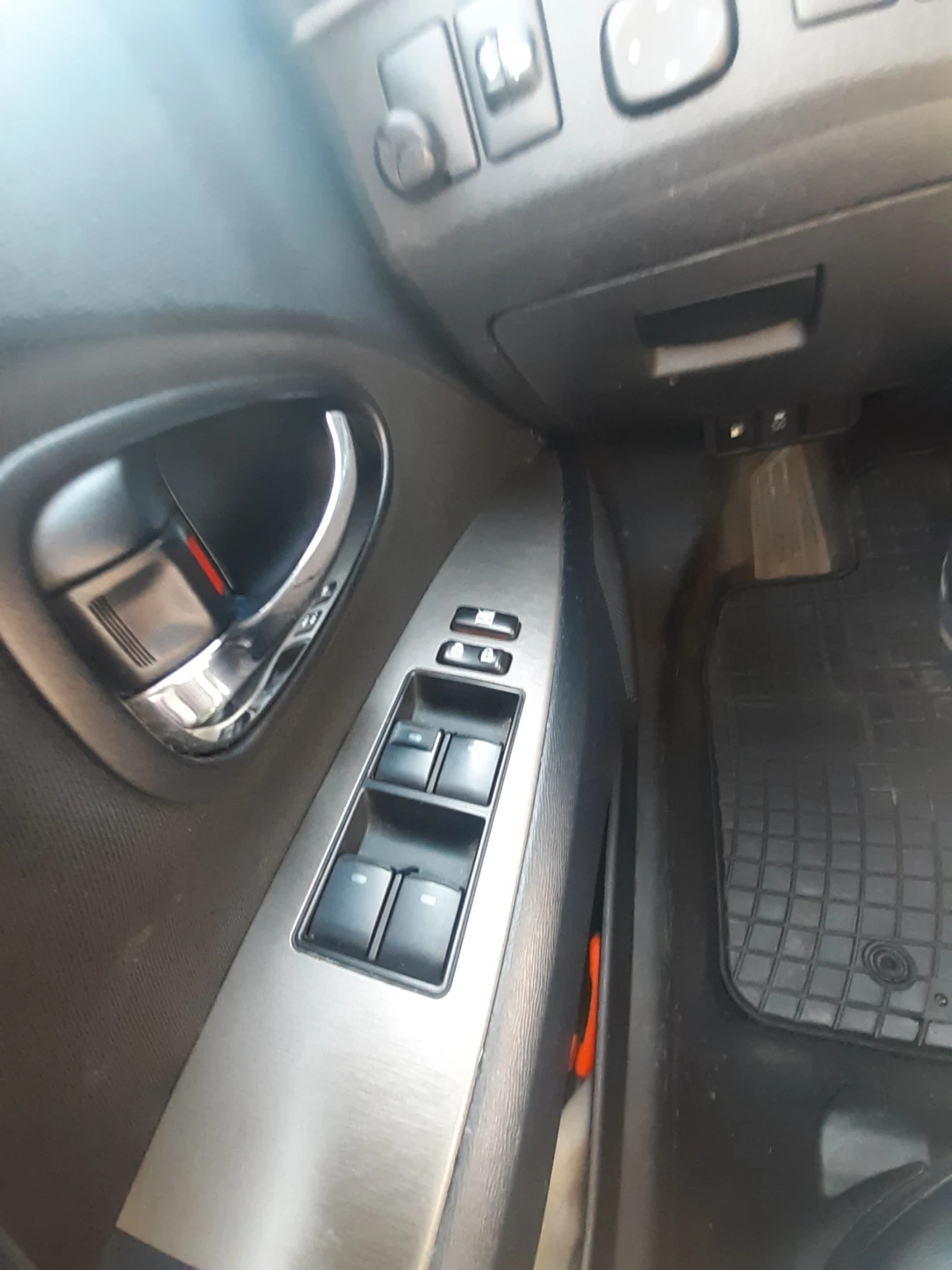 Toyota Avensis 2.2 150, снимка 11 - Автомобили и джипове - 53927462