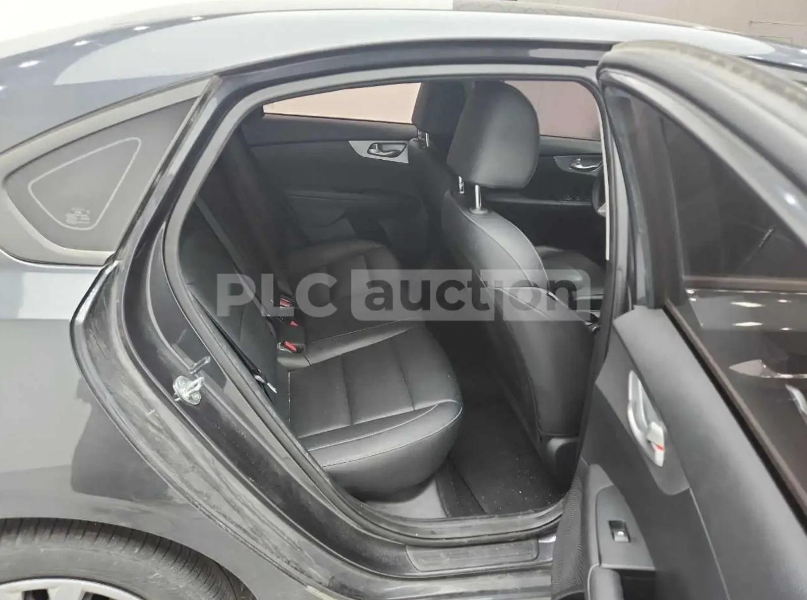 Kia K3 | 2022 |  1.6 MPI | , снимка 9 - Автомобили и джипове - 54114009