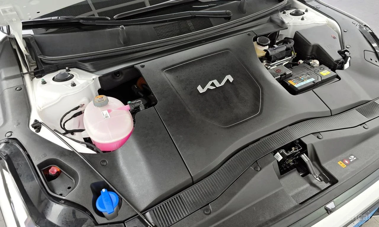 Kia EV4 Long Range 2WDEarth | 360 КАМЕРА | ОБДУХВАНЕ | , снимка 6 - Автомобили и джипове - 54387788