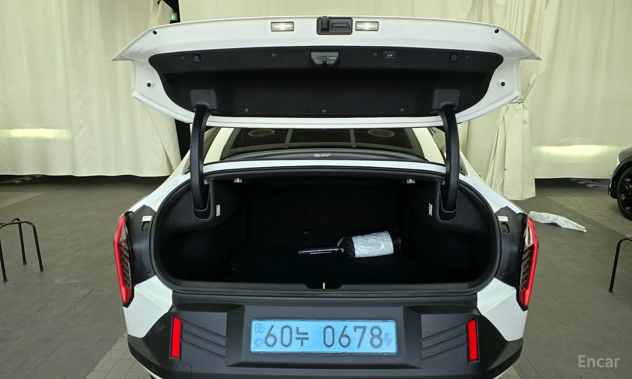 Kia EV4 Long Range 2WDEarth | 360 КАМЕРА | ОБДУХВАНЕ | , снимка 17 - Автомобили и джипове - 54387788