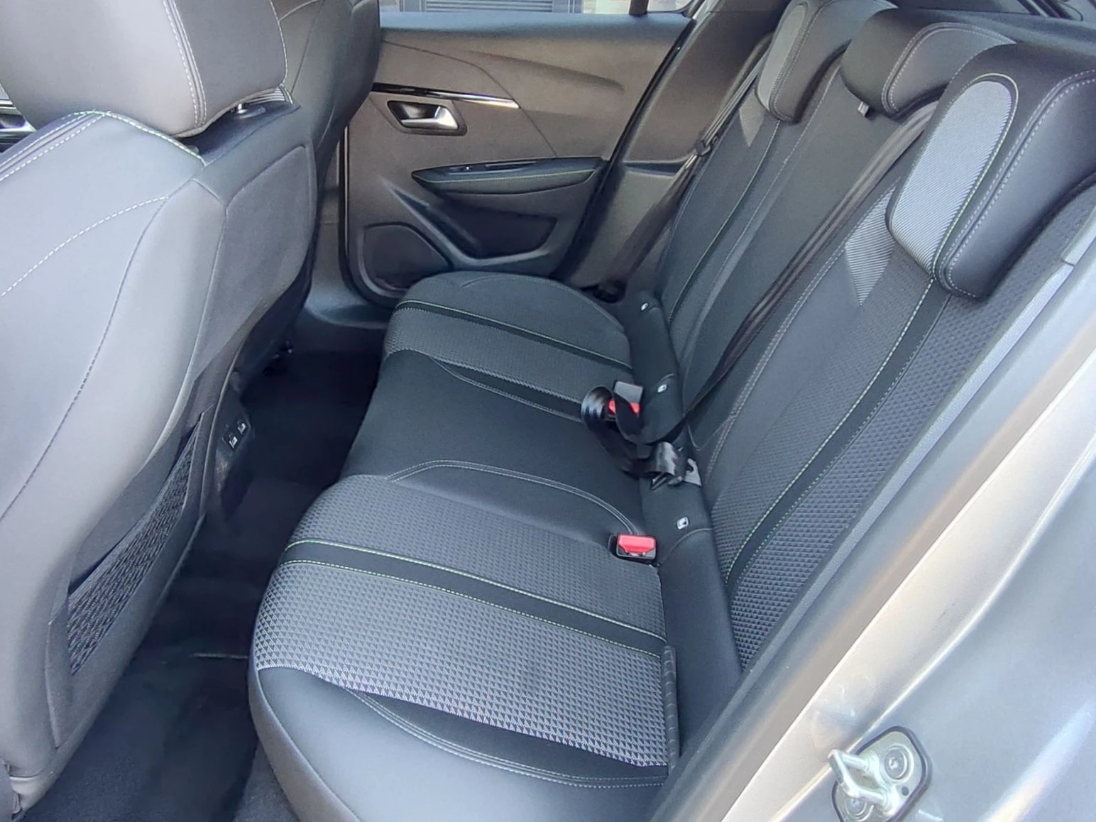 Peugeot 208 208 GT 1.2 PureTech 102  | Mobile.bg � ����������� 12