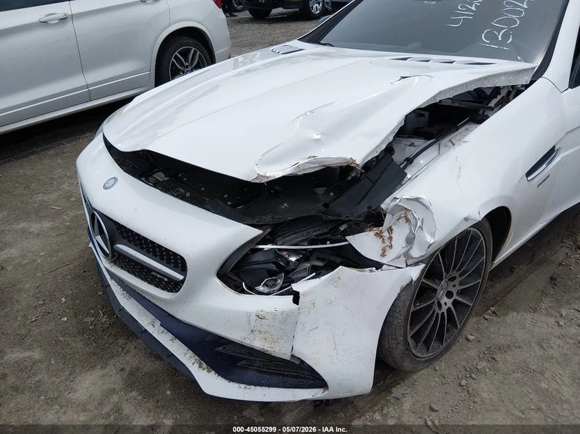 Mercedes-Benz SLC * AMG* 360* Head up* KEYLESS* ПОДГРЕВ* , снимка 4 - Автомобили и джипове - 55059810