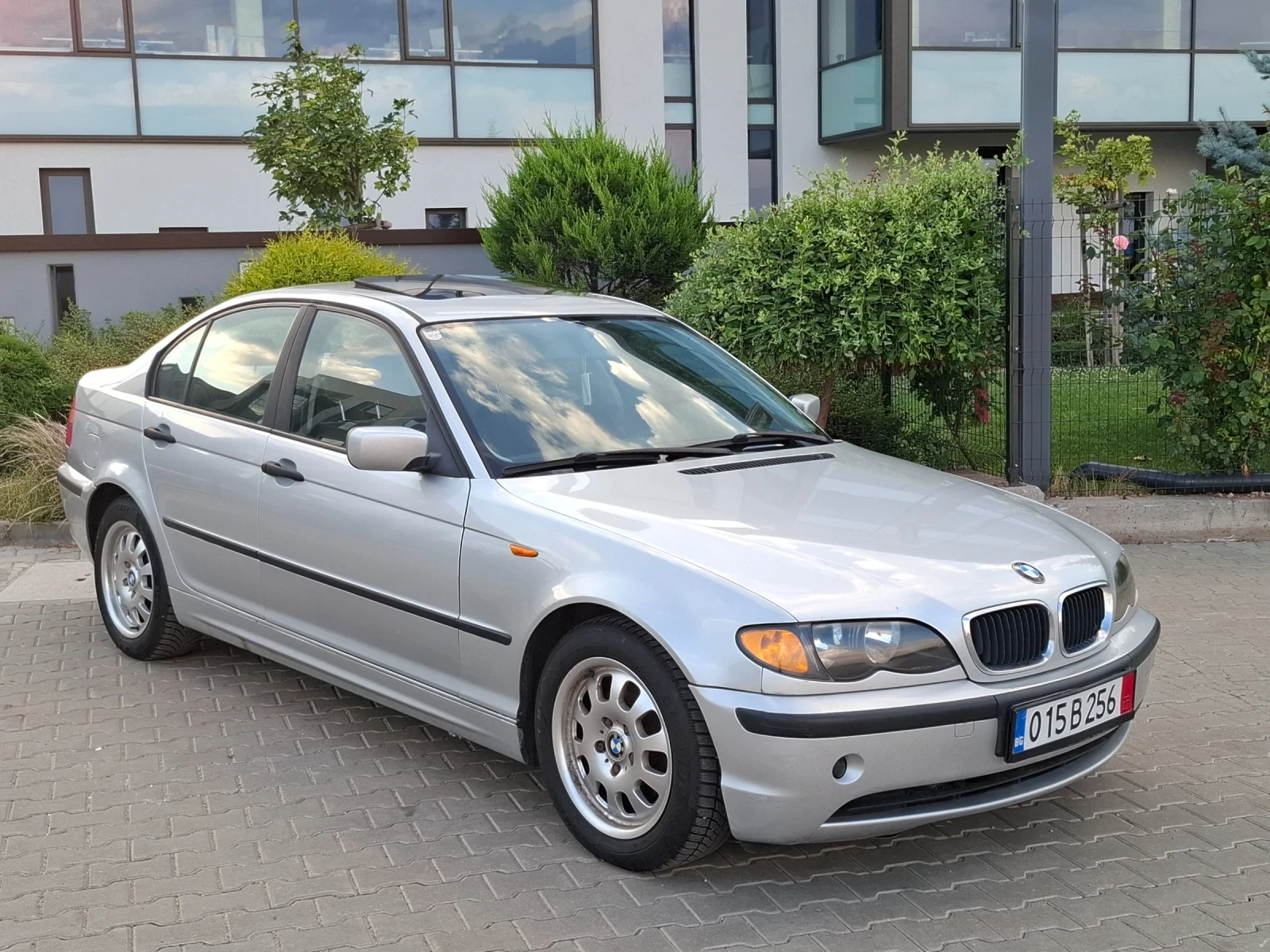 BMW 320 2.0D* (136кс)* FACELIFT* НОВ ВНОС* , снимка 4 - Автомобили и джипове - 55343111