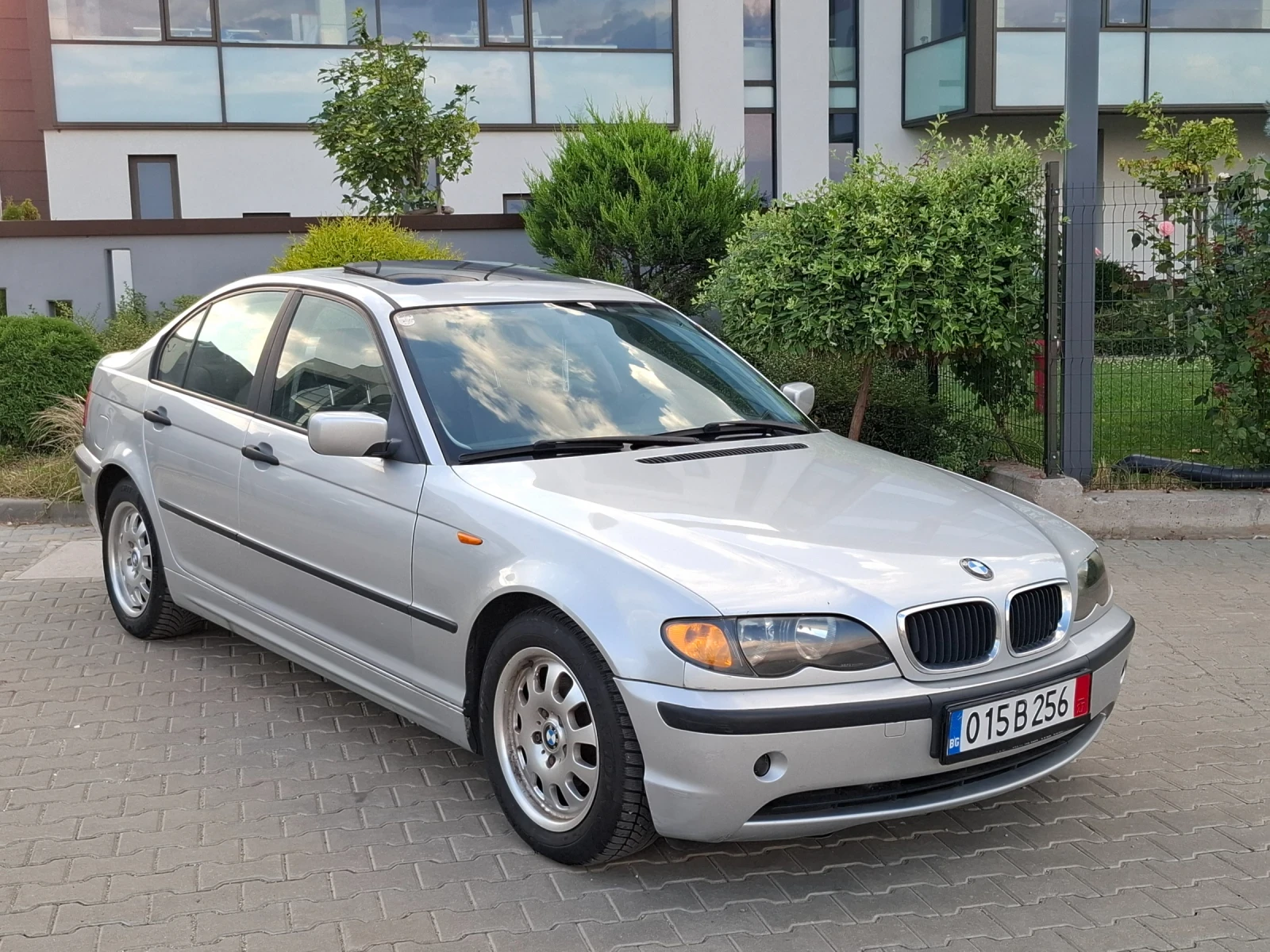 BMW 320 2.0D* (136кс)* FACELIFT* НОВ ВНОС* , снимка 3 - Автомобили и джипове - 55343111