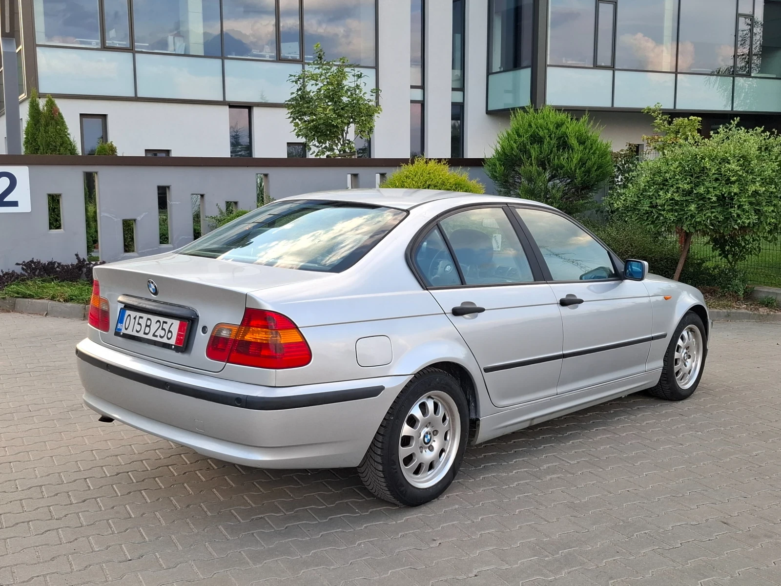 BMW 320 2.0D* (136кс)* FACELIFT* НОВ ВНОС* , снимка 6 - Автомобили и джипове - 55343111