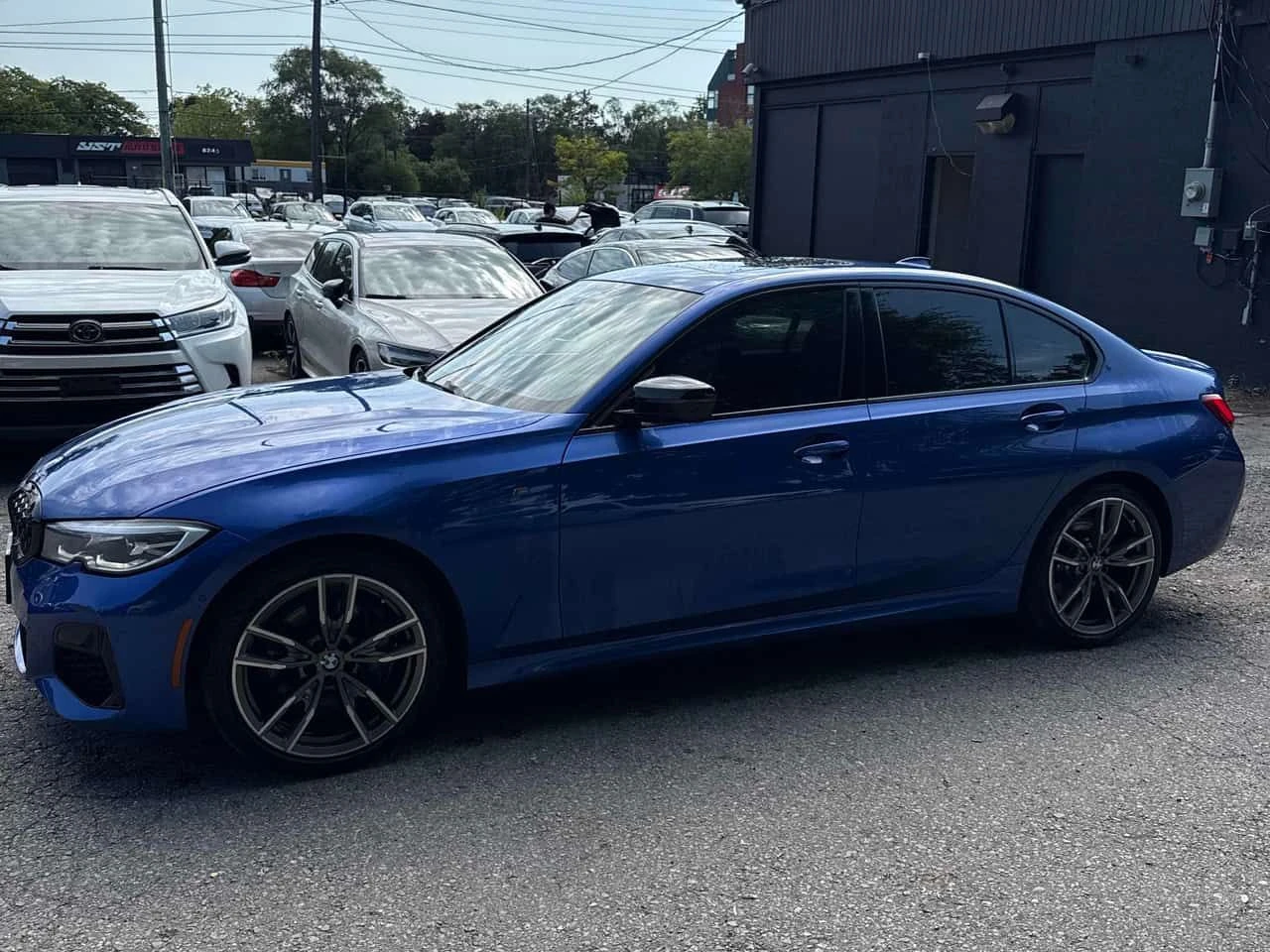 BMW 340 xDrive/360/ШИБИДАХ/HUD/HARMAN KARDON/ДИСТРОНИК, снимка 3 - Автомобили и джипове - 55667903
