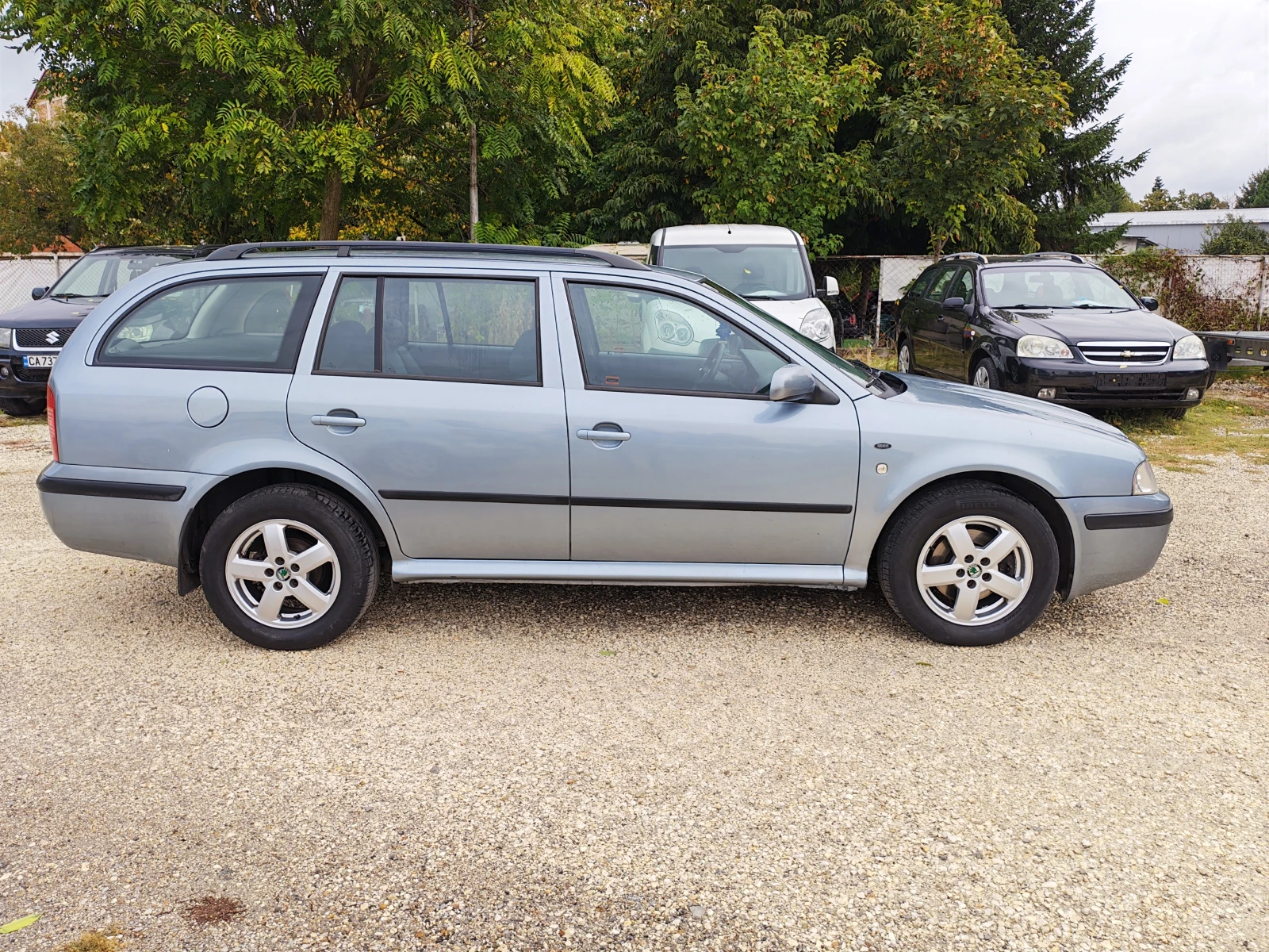 Skoda Octavia 2.0i/КЛИМА/ПОДГРЕВ, снимка 4 - Автомобили и джипове - 56477504