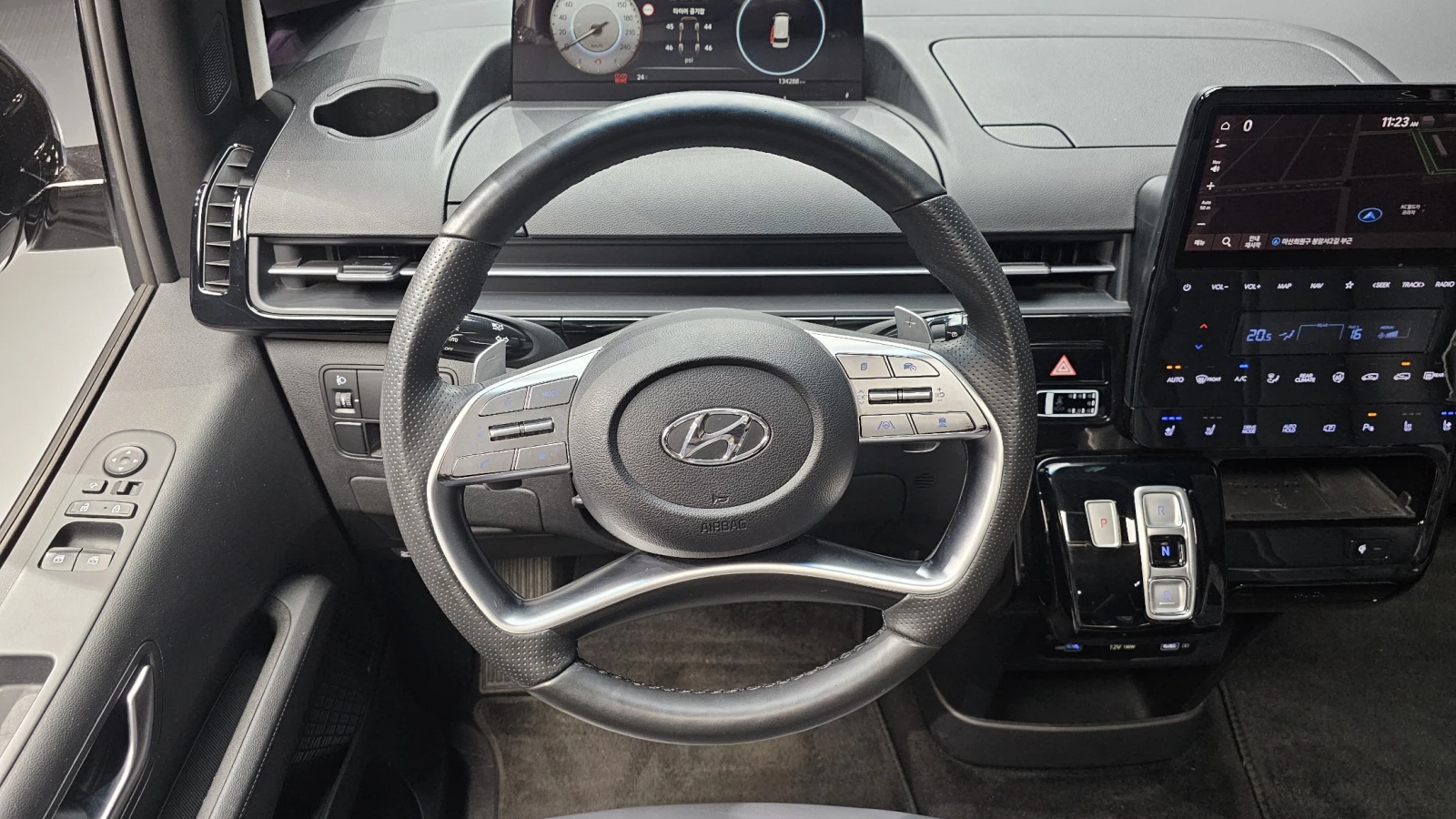 Hyundai Staria 3.5 Inspiration 360 ��� ������ ����* encareu.com | Mobile.bg � ����������� 13
