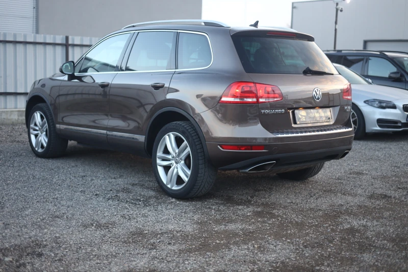 VW Touareg 3.0 TDI BiXenon Dynaudio Luft ACC PANORAMA @iCarbg, снимка 7 - Автомобили и джипове - 48348027