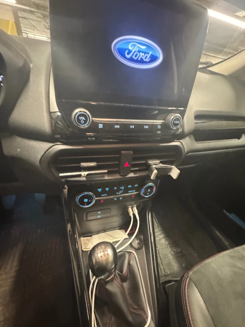 Ford EcoSport ST-Line, снимка 3 - Автомобили и джипове - 52125363