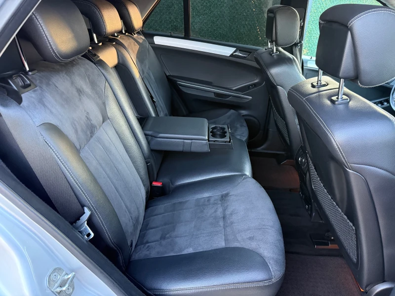 Mercedes-Benz ML 320 4Matic* НОВ ВНОС* ИТАЛИЯ* СЕРВИЗНА КНИЖКА* , снимка 10 - Автомобили и джипове - 52158080