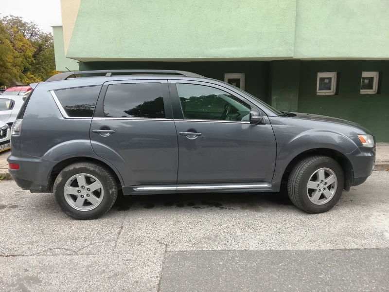 Mitsubishi Outlander, снимка 9 - Автомобили и джипове - 52564142