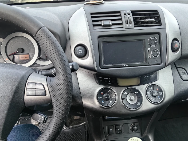 Toyota Rav4, снимка 10 - Автомобили и джипове - 53454066