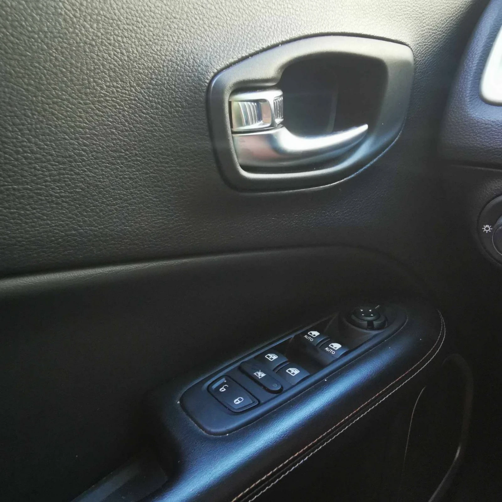 Jeep Compass 2.4i 4x4 latituid 180��. 9�������� | Mobile.bg � ����������� 12