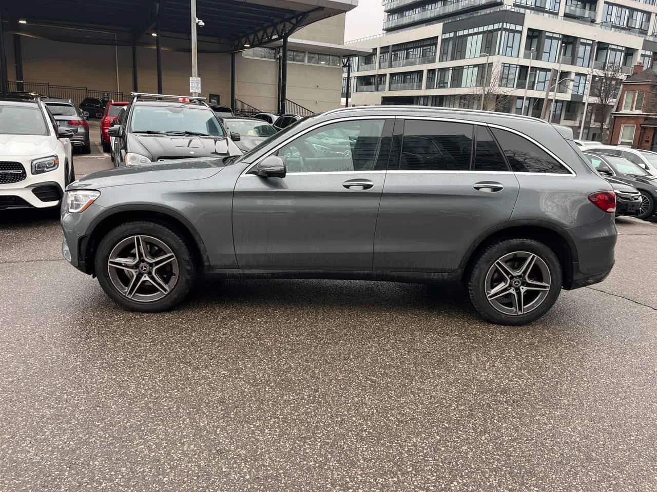 Mercedes-Benz GLC 300 CARFAX/360/PANO/ПРЕДСТАВИТЕЛСТВО НА MERCEDES  - изображение 4
