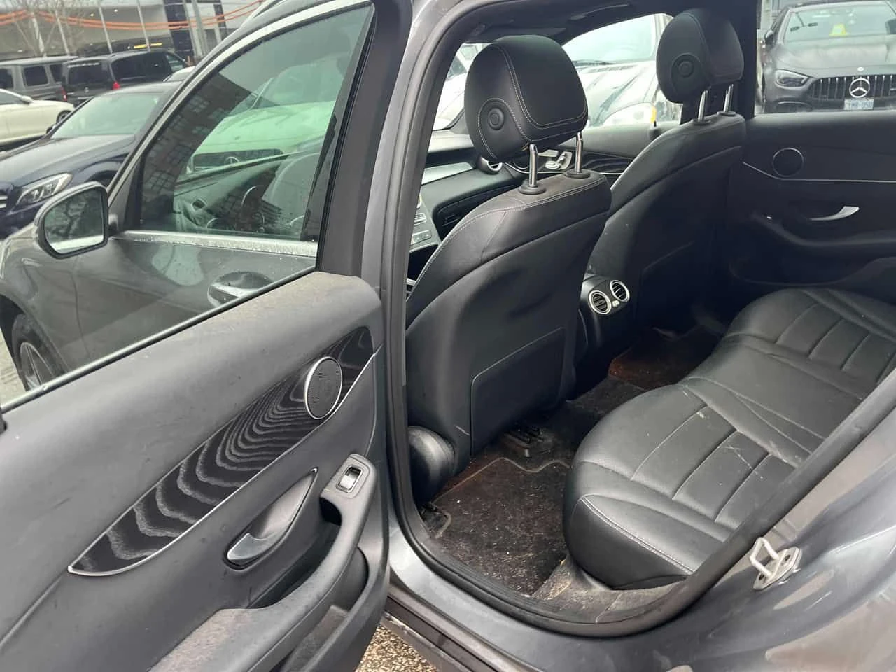 Mercedes-Benz GLC 300 CARFAX/360/PANO/ПРЕДСТАВИТЕЛСТВО НА MERCEDES , снимка 12 - Автомобили и джипове - 53740496