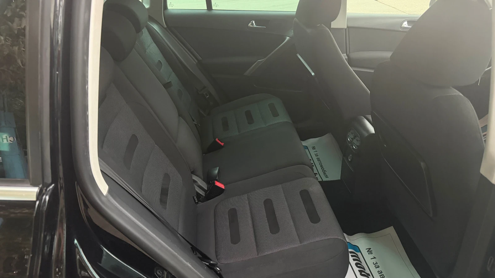 VW Tiguan 2.0TDi, SPORT, 4x4, ШВЕЙЦАРИЯ, снимка 11 - Автомобили и джипове - 54622823