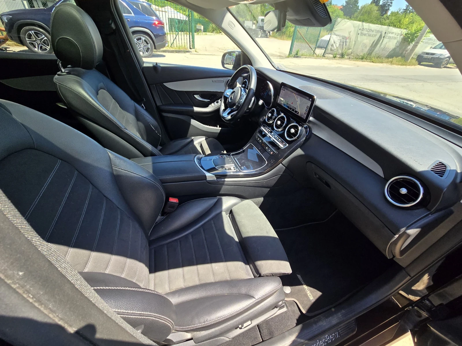 Mercedes-Benz GLC 220 PREMIUM/AMG/CAMERA/PANORAMA, снимка 12 - Автомобили и джипове - 55048579
