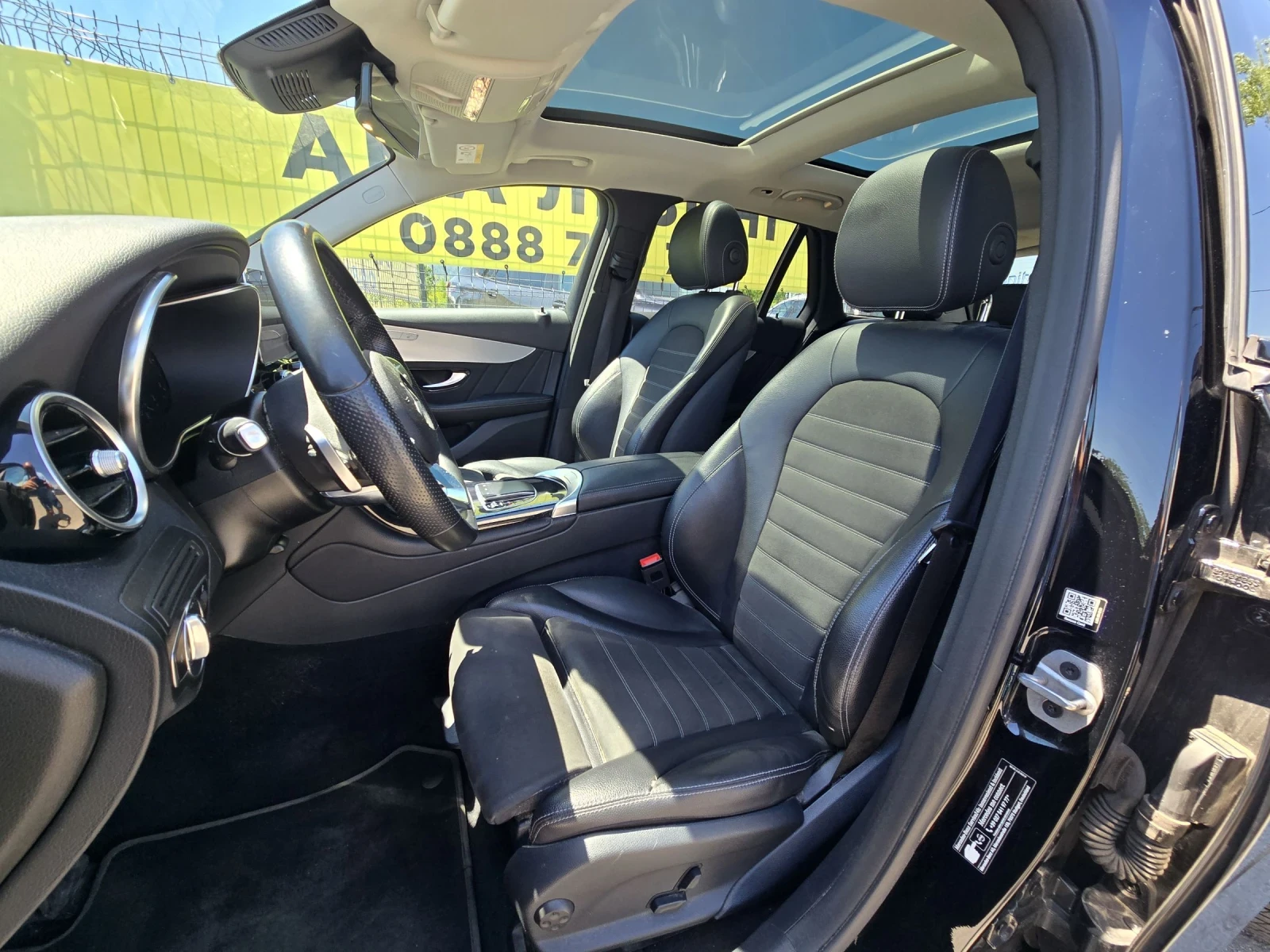 Mercedes-Benz GLC 220 PREMIUM/AMG/CAMERA/PANORAMA, снимка 8 - Автомобили и джипове - 55048579