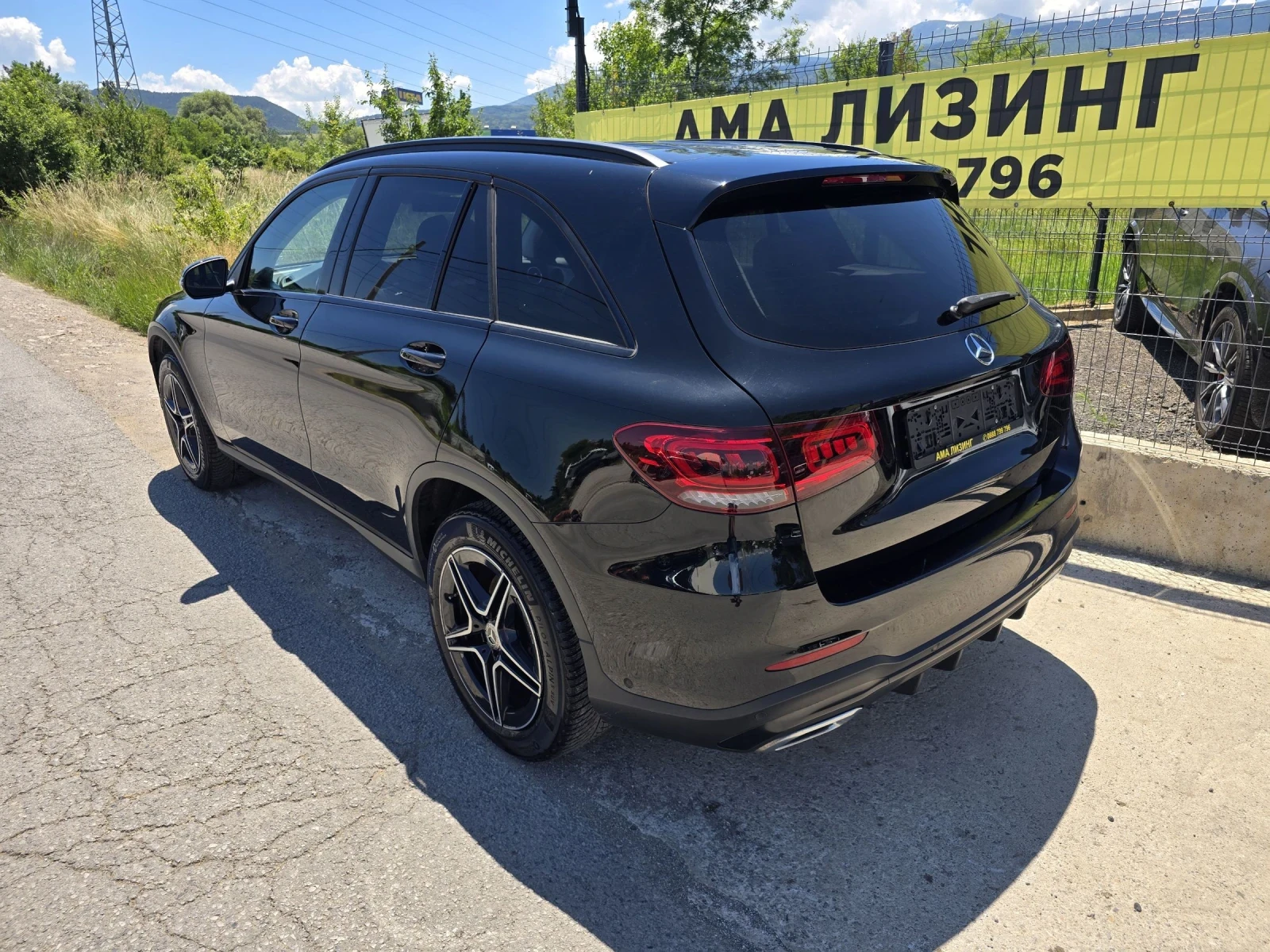 Mercedes-Benz GLC 220 PREMIUM/AMG/CAMERA/PANORAMA, снимка 5 - Автомобили и джипове - 55048579