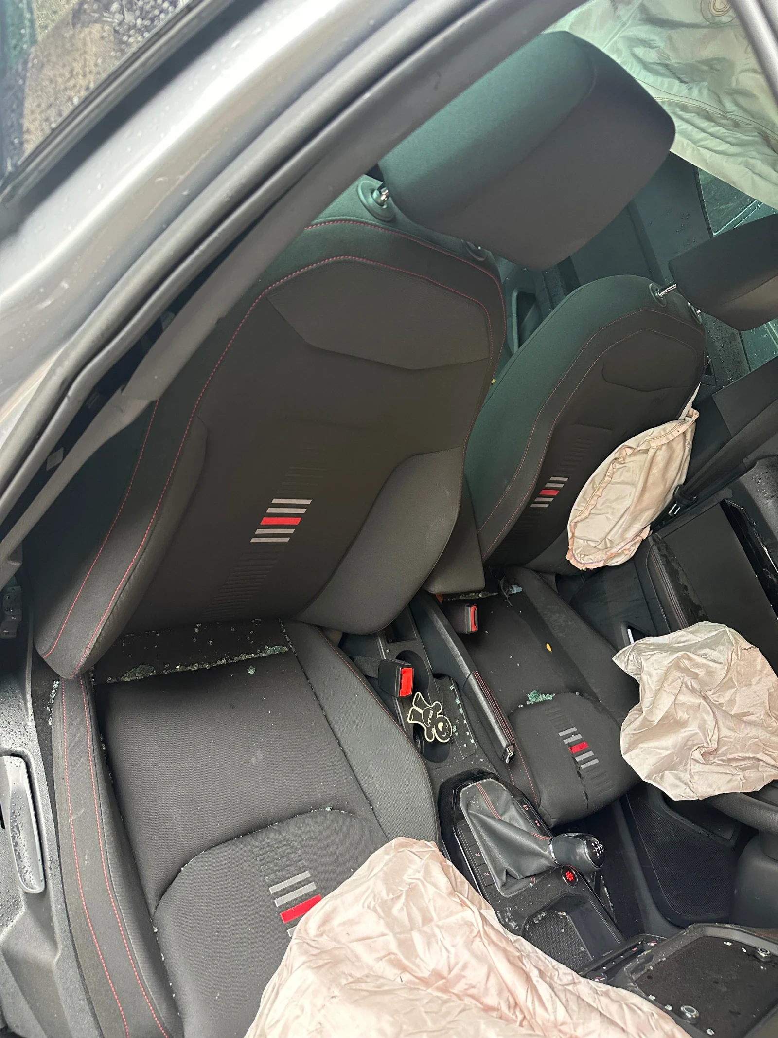 Seat Arona, снимка 6 - Автомобили и джипове - 56486736
