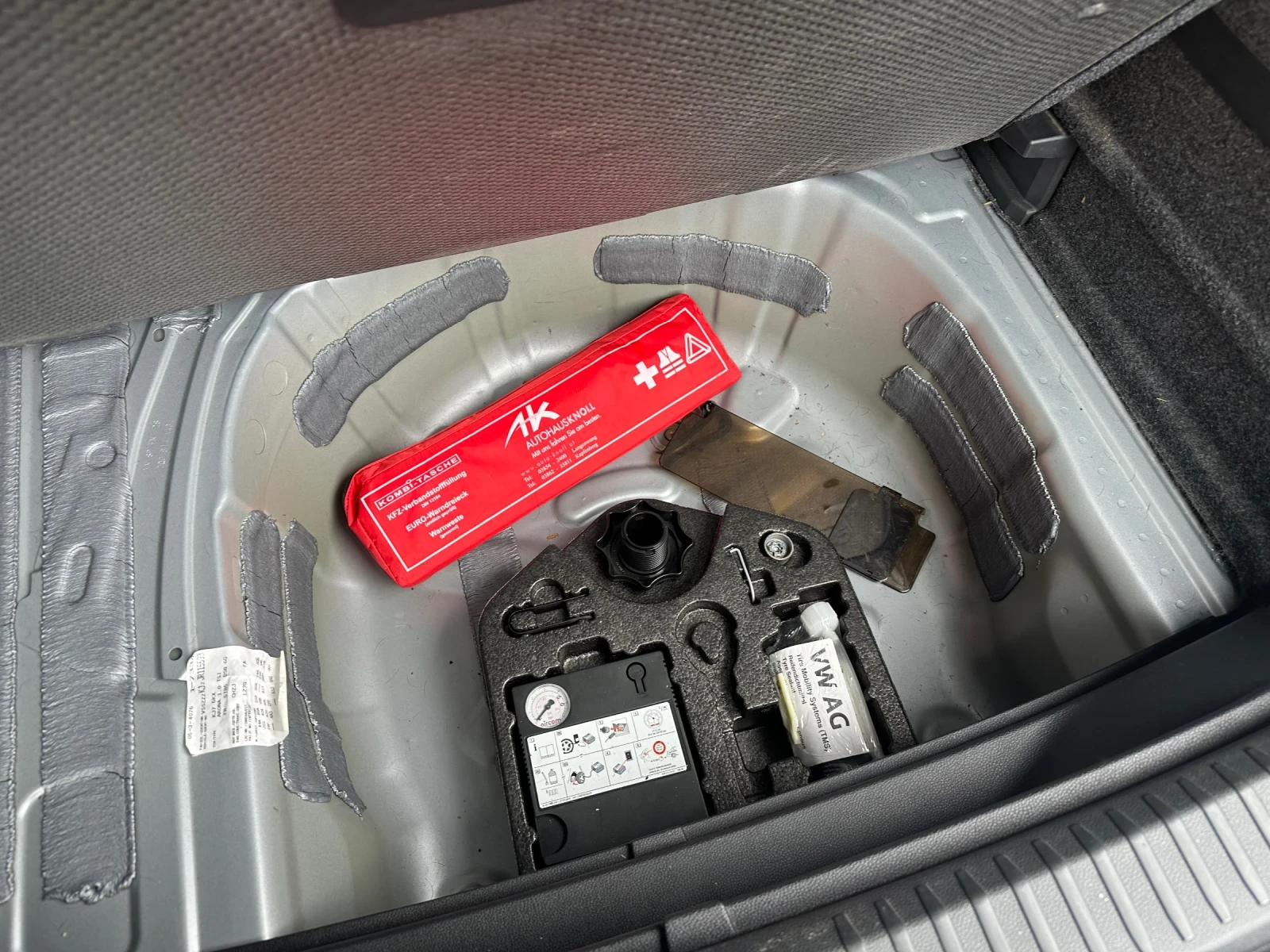 Seat Arona, снимка 3 - Автомобили и джипове - 56486736