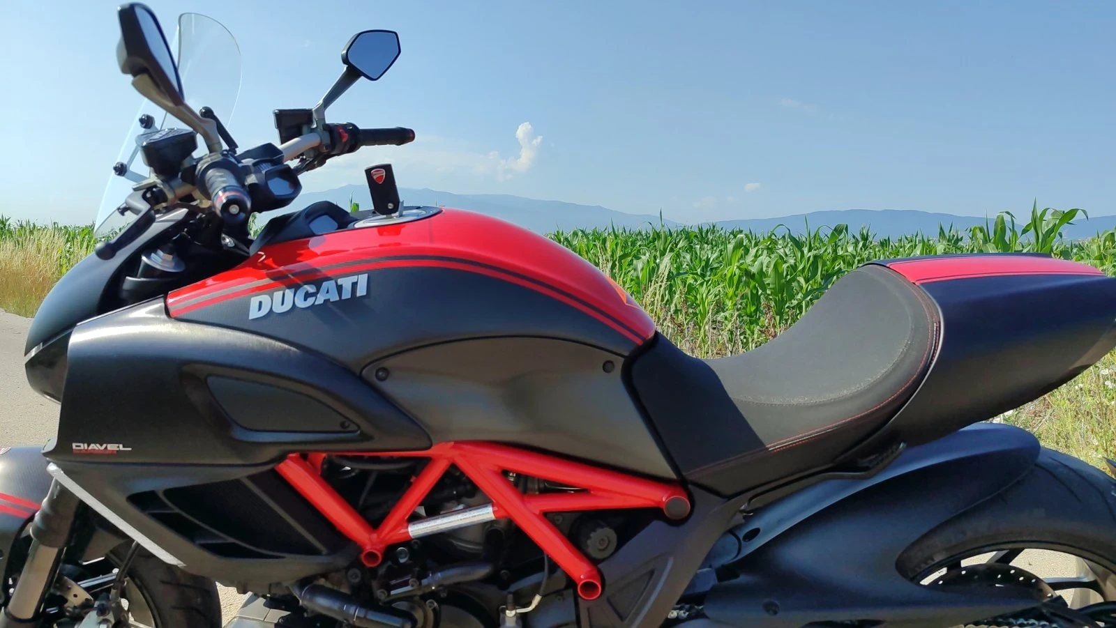 Ducati Diavel DIAVEL CARBON , снимка 6 - Мотоциклети и мототехника - 55095781