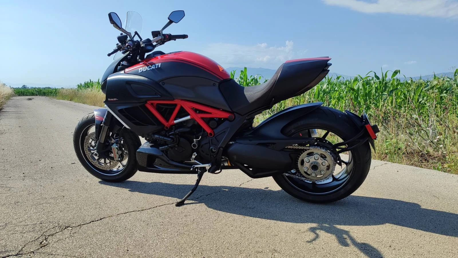Ducati Diavel DIAVEL CARBON , снимка 7 - Мотоциклети и мототехника - 55095781
