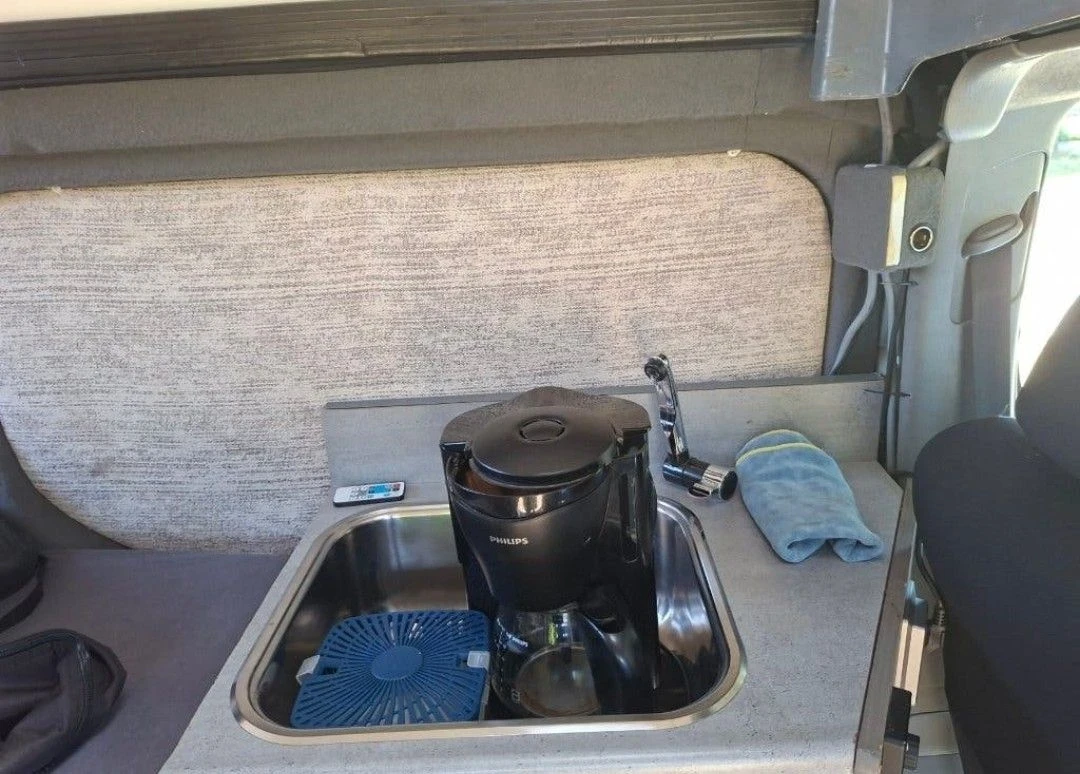 Кемпер Vario Wind Traveler, снимка 11 - Каравани и кемпери - 55664484