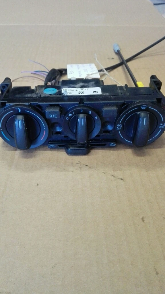 Управление климатик-парно Шкода Ситигоу (Фолксваген ЪП)