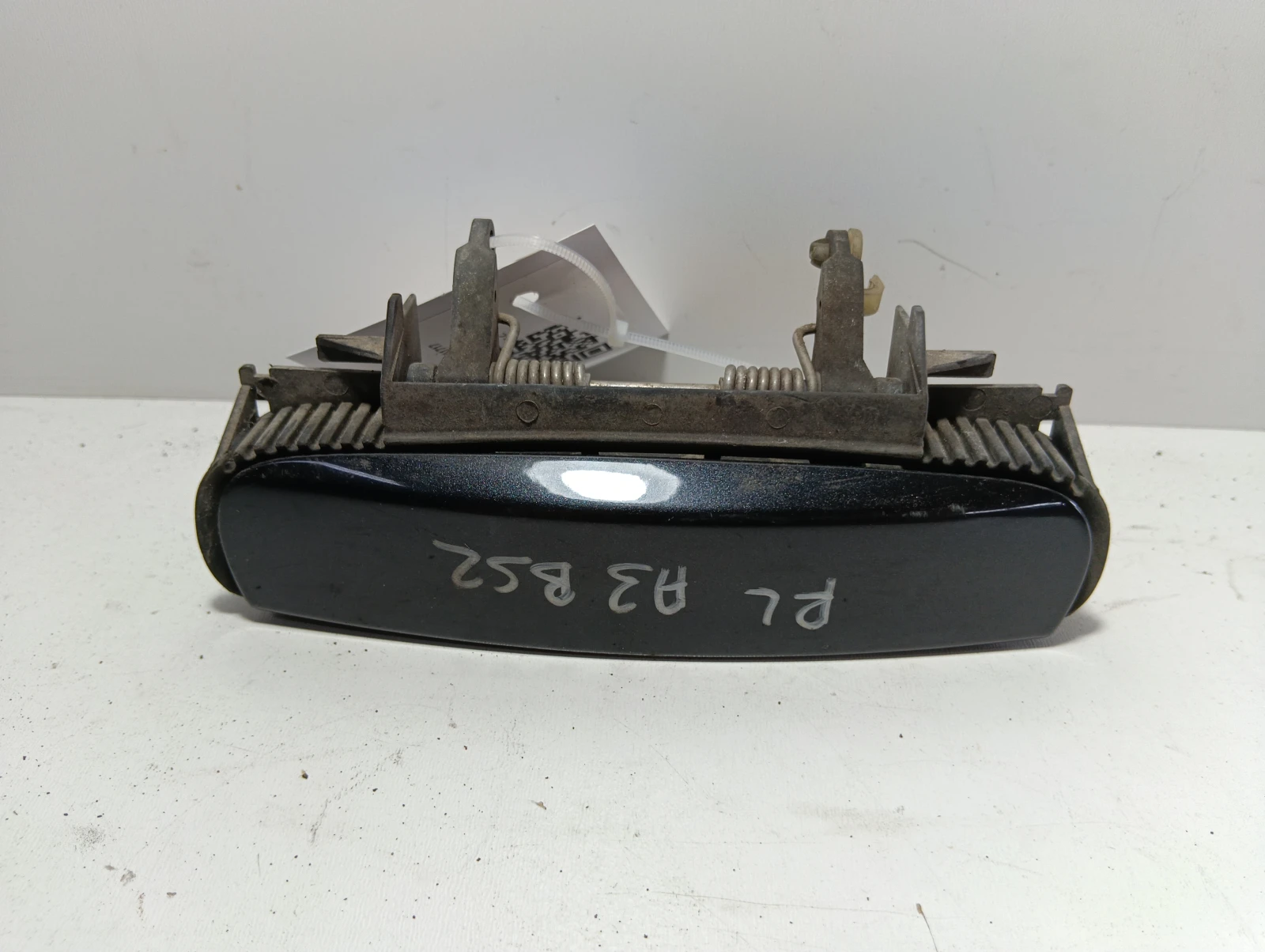 външна дръжка (задна лява) 4B0839885 Audi A3