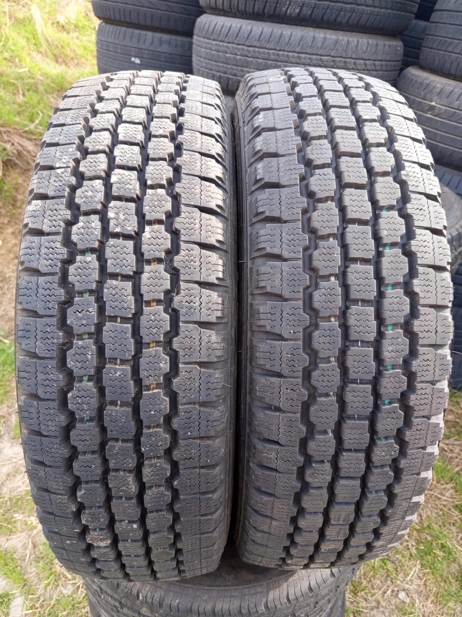 Гуми Всесезонни 215/75R16