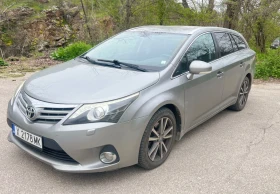 Toyota Avensis 2.2 Full екстри , снимка 2