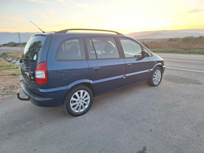 Opel Zafira 2.0dizel Avtomat, снимка 4 - Автомобили и джипове - 47539878