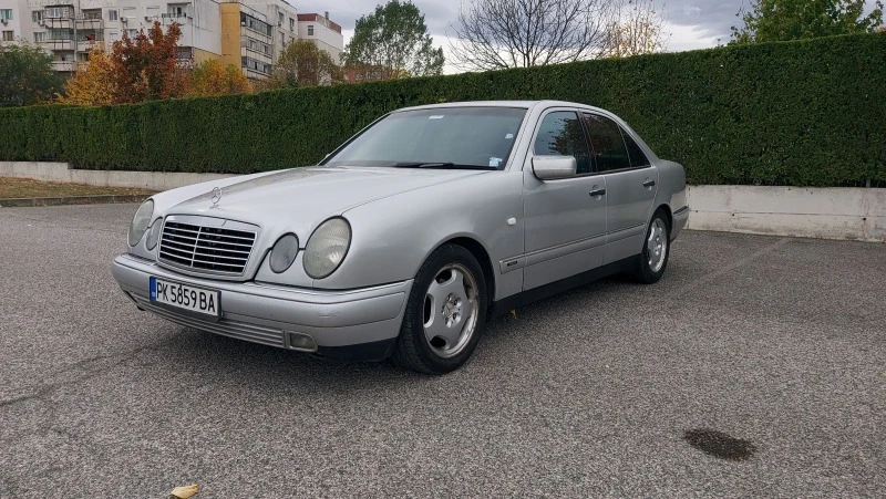 Mercedes-Benz E 200 E200, снимка 2 - Автомобили и джипове - 42760411