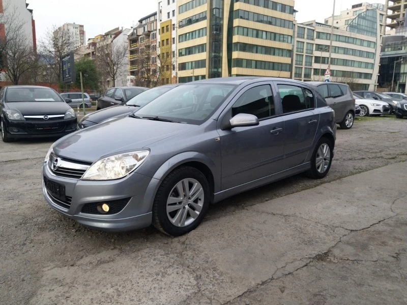 Opel Astra 1.4i 16v -FACELIFT, снимка 1 - Автомобили и джипове - 46214173