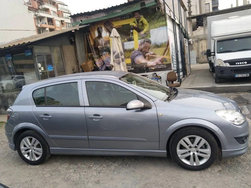 Opel Astra 1.4i 16v -FACELIFT, снимка 15 - Автомобили и джипове - 46214173