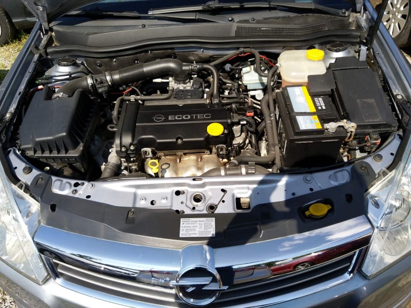 Opel Astra 1.4 16v -FACELIFT, снимка 17 - Автомобили и джипове - 46214173
