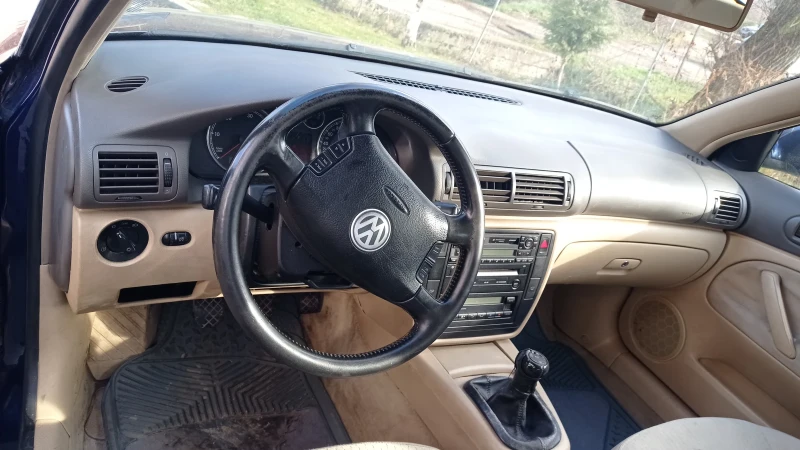 VW Passat, снимка 5 - Автомобили и джипове - 48229177